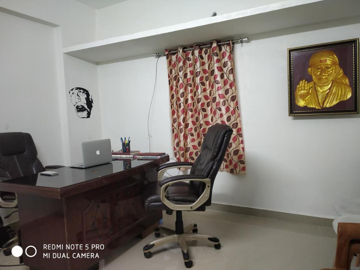 نزل شينايفي Easvari Grand Pg For Women - Female Only المظهر الخارجي الصورة