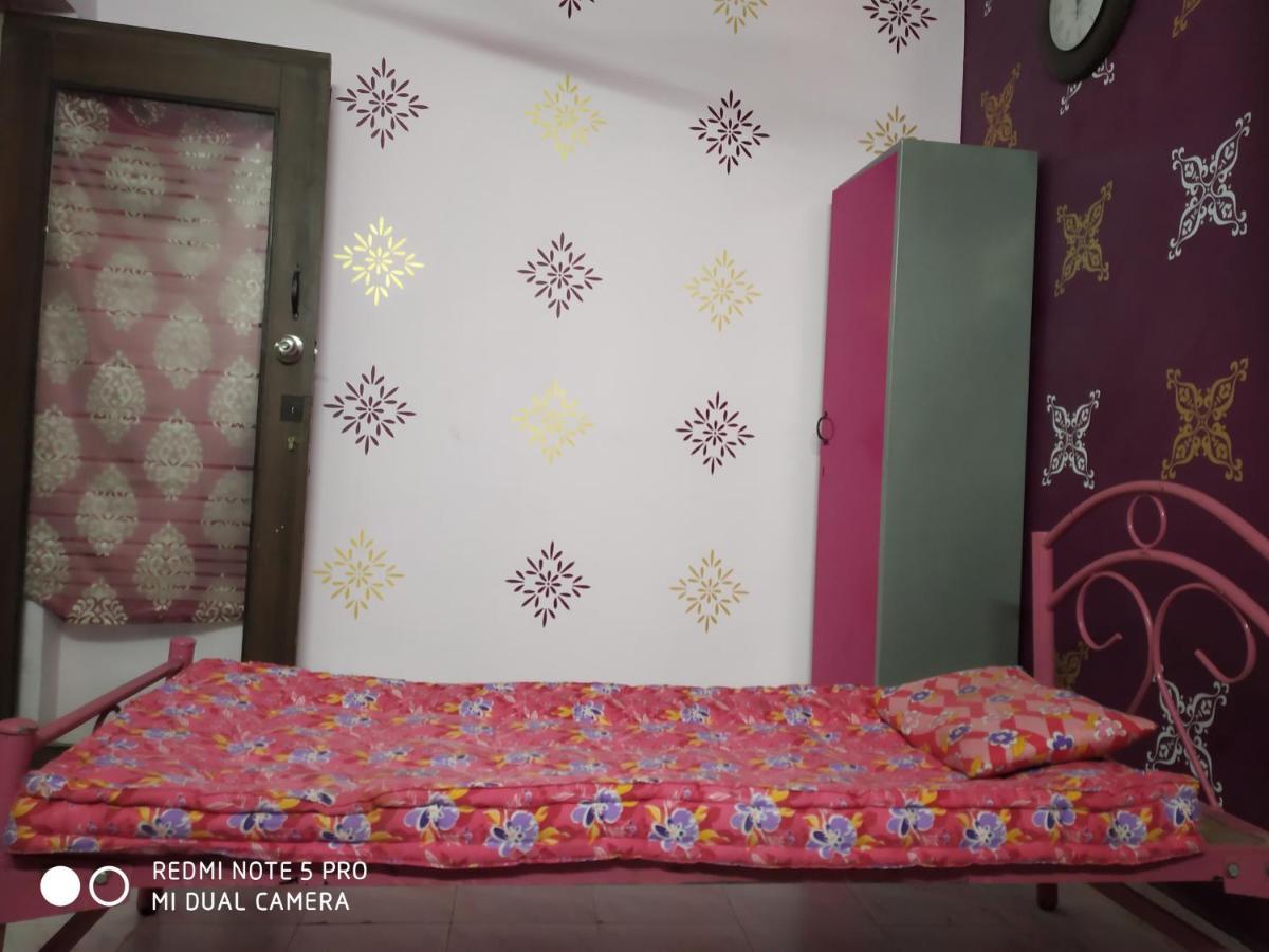 نزل شينايفي Easvari Grand Pg For Women - Female Only المظهر الخارجي الصورة